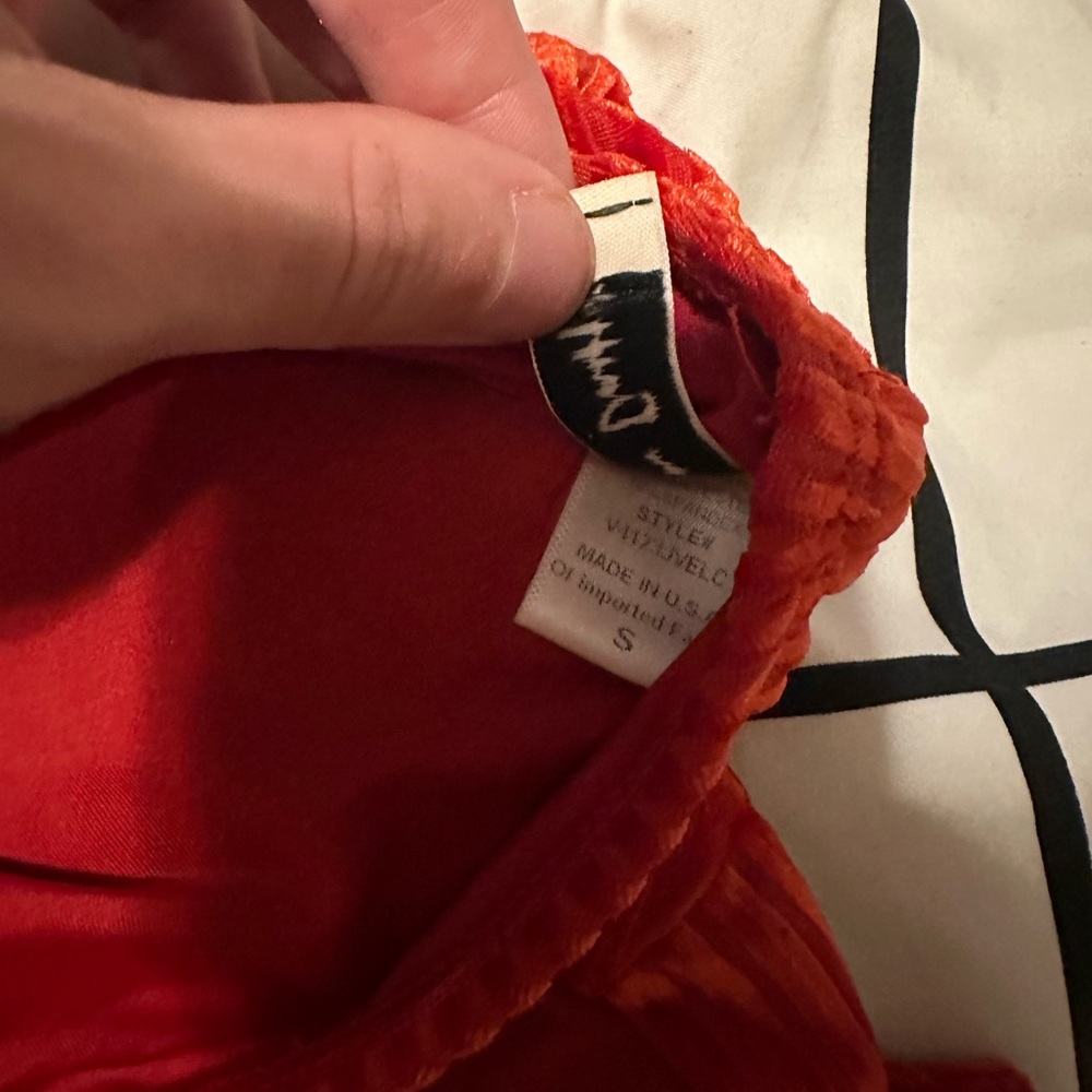 Red bikini - Picture 3 of 3